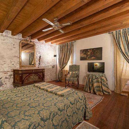 Locanda La Corte Dei Galli Carre Eksteriør billede