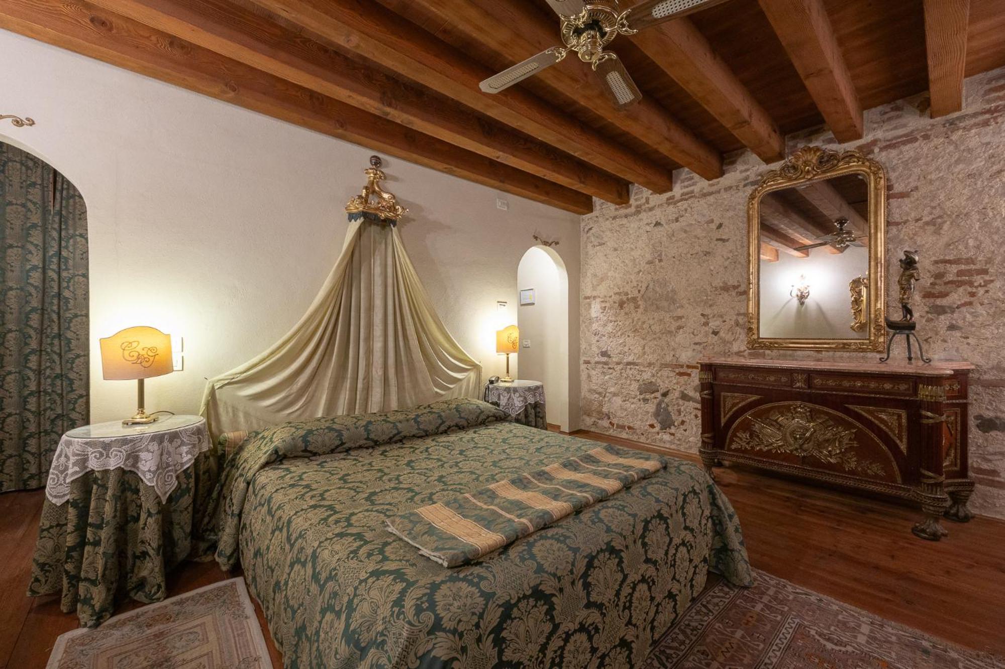 Locanda La Corte Dei Galli Carre Eksteriør billede