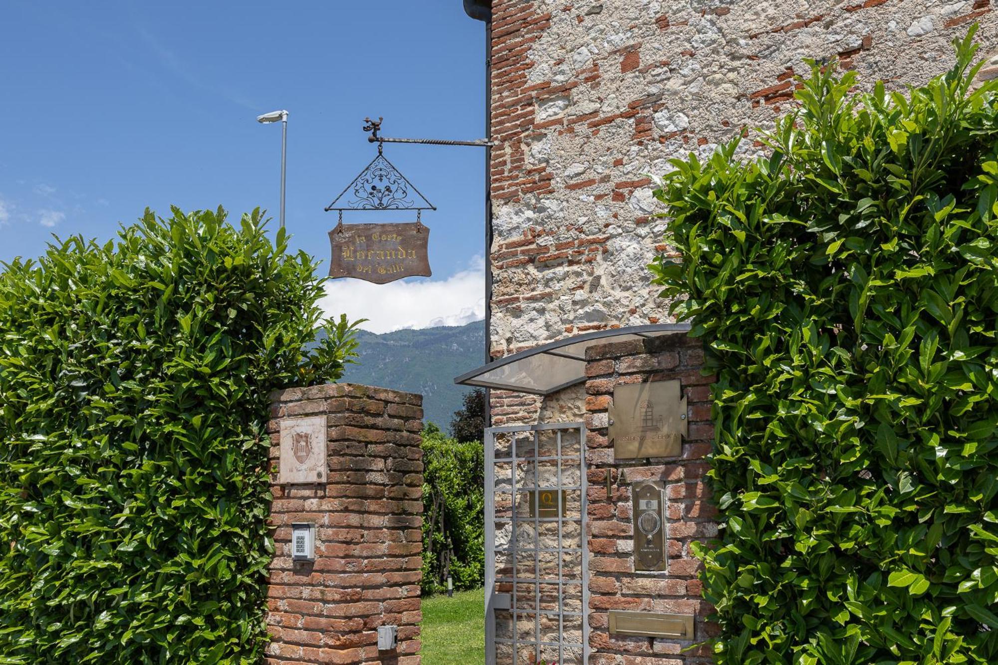 Locanda La Corte Dei Galli Carre Eksteriør billede