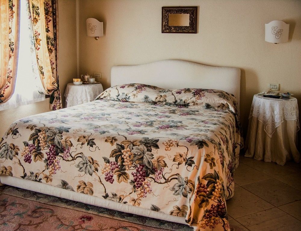 Locanda La Corte Dei Galli Carre Eksteriør billede