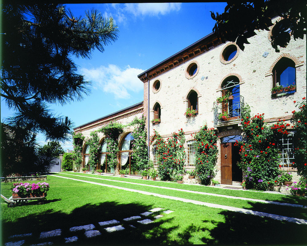 Locanda La Corte Dei Galli Carre Eksteriør billede